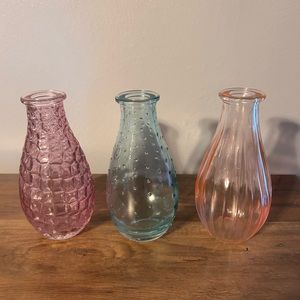 3 different color vases